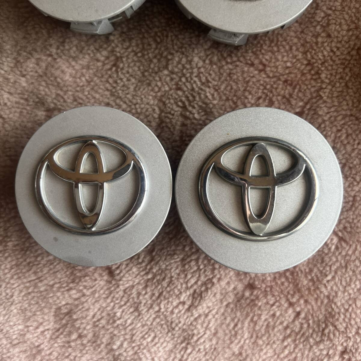 Toyota Wheel Center Cap 64mm Set of 4 Noah Voxy OEM JDM Genuine