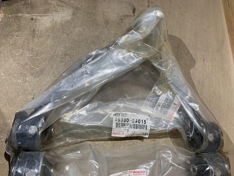 Toyota Lexus Genuine ARM ASSY, FRONT SUSPENSION UPPER Left & Right Set OEM