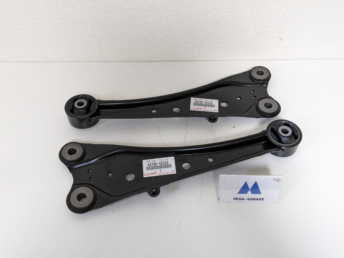 Genuine TOYOTA RAV4 2013-2018 Rear Trailing Arm Assy Right & Left Set OEM