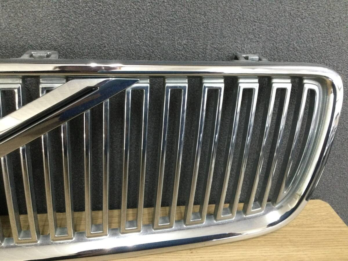 Volvo V70R 1996-2007 Front Grille 08693346 Genuine OEM