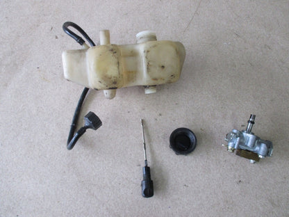 Kawasaki Z1 900 Super Four / Z2 750RS 1972-1973 Chain Oiler Tank Pump OEM