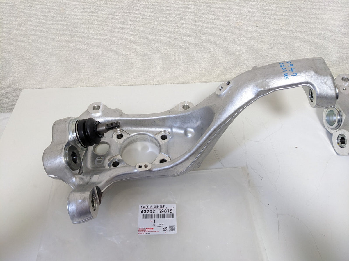 Genuine Lexus LS460 LS600h Spindle Knuckle Steering LH & RH Set OEM