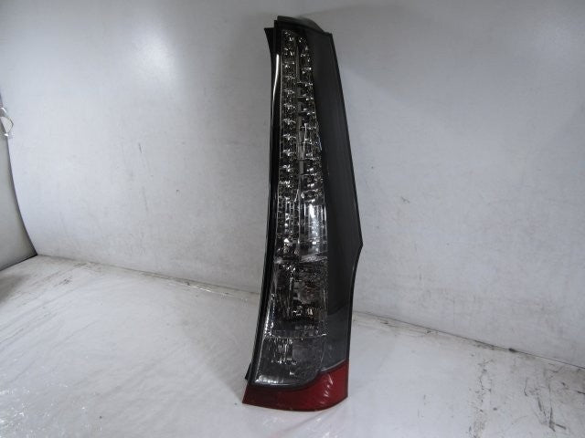 Mitsubishi Grandis NA4W 2003-2012 Right Tail Light Lamp KOITO 220-87641 OEM JDM