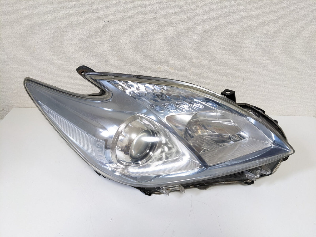 Toyota ZVW30 30 series Prius Left and Right Headlights KOITO 47-29