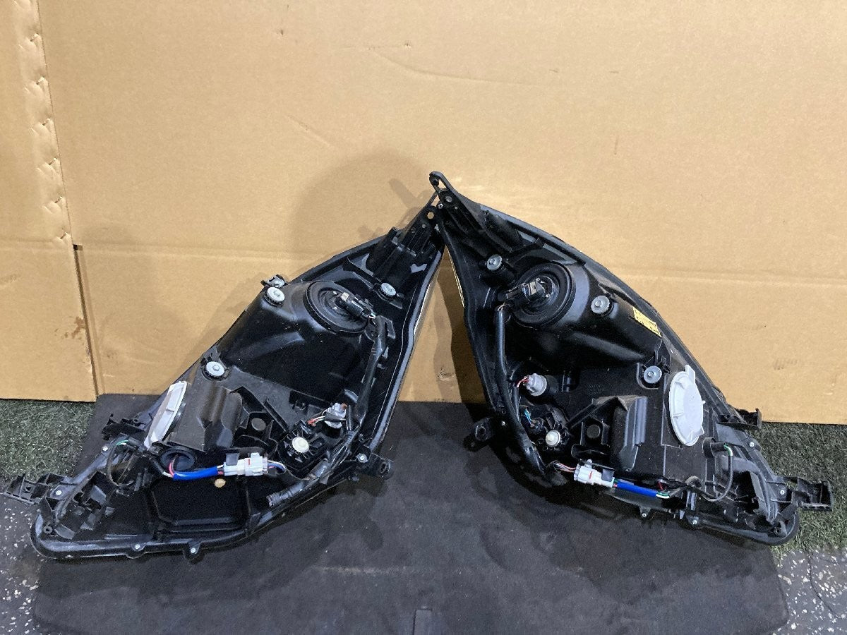Toyota ISIS ANM10 ANM15 ZGM10 ZGM15 Headlight Lamp KOITO 44-68 Genuine OEM JDM