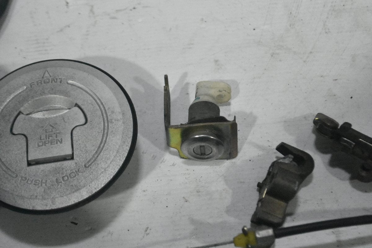Honda X4 SC38 1997–2003 Main Ignition Key Set Fuel Tank Cap Seat Lock OEM