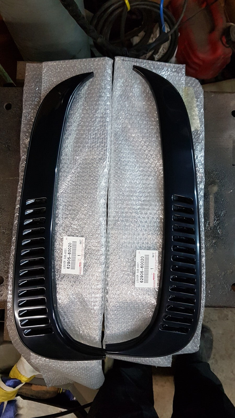 Genuine Toyota Land Cruiser 80 FJ80 Rear Louver Quarter Side Window Vent Set
