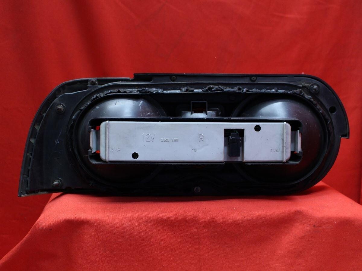 Nissan Skyline R32 2Dr Coupe Genuine Tail Light Right IKI 7262 R-787