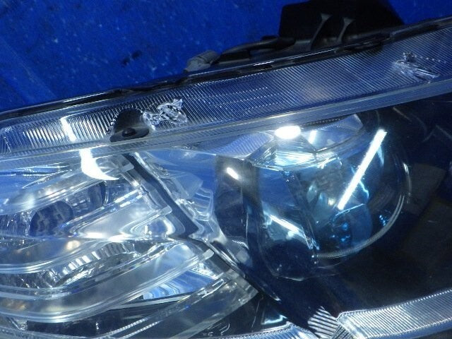 Genuine Honda F1 CR-Z CRZ Early Model ZF2 Right Headlight KOITO 100-22010