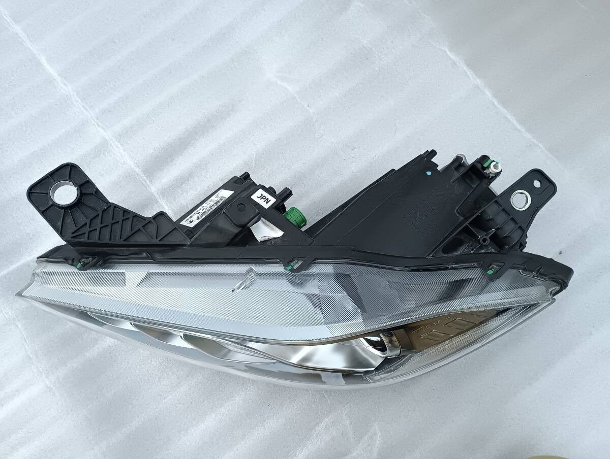 Maserati Ghibli Left Headlight Headlamp 670038247 Genuine OEM