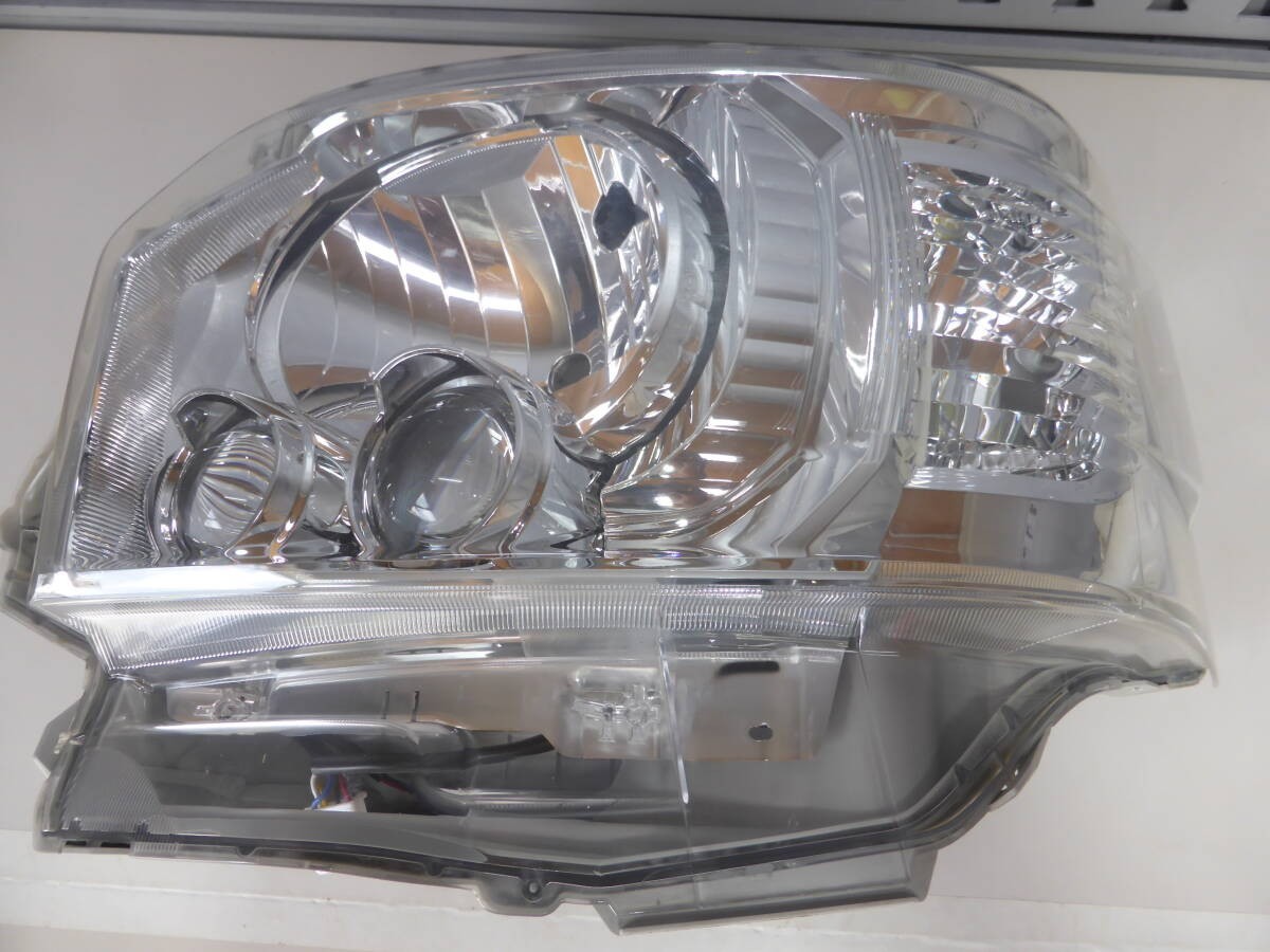 Toyota HiAce TRH KDH GDH 200 Series Left LED Headlight KOITO 26-137 OEM 2013-