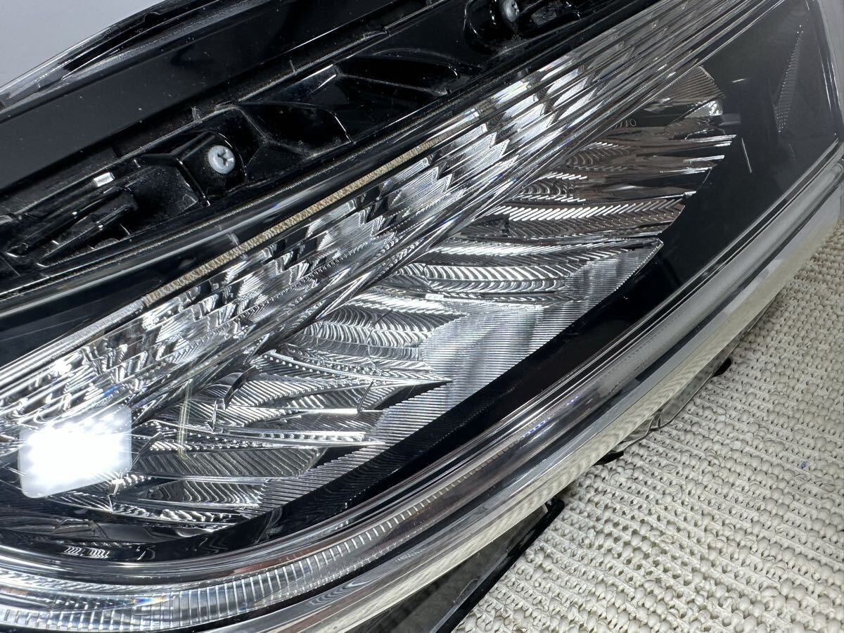 Honda HR-V VEZEL RU1 RU2 RU3 RU4 Late model Right Headlight LED KOITO 100-62292