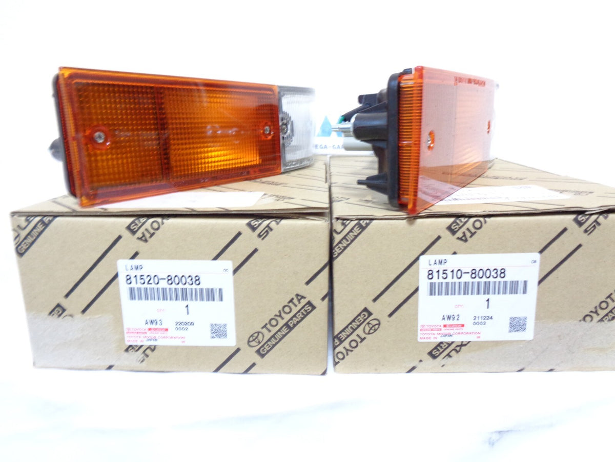 TOYOTA TRUENO AE86  Late Model GENUINE OEM SPRINTER TURN SIGNAL INDICATORS JDM