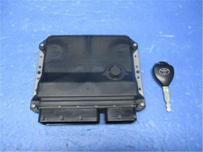 Toyota Ractis NCP100 Engine Computer ECU 212000-6800 89661-52P90 OEM JDM