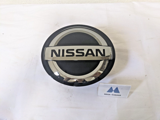 NISSAN front Grille Emblem 62890-7FW0A Used