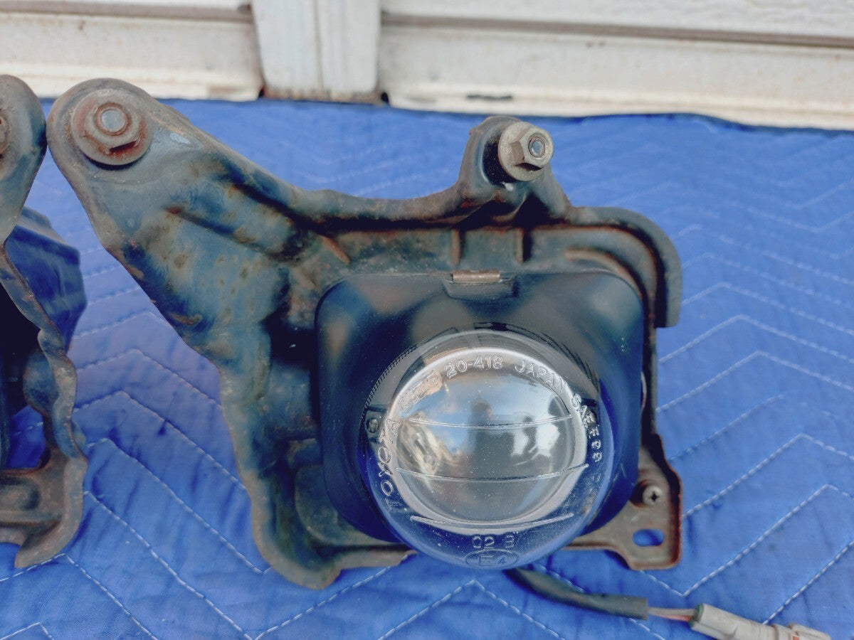 Toyota Celica ZZT230 ZZT231 2002-2006 Fog Light Lamp KOITO 20-418 OEM JDM
