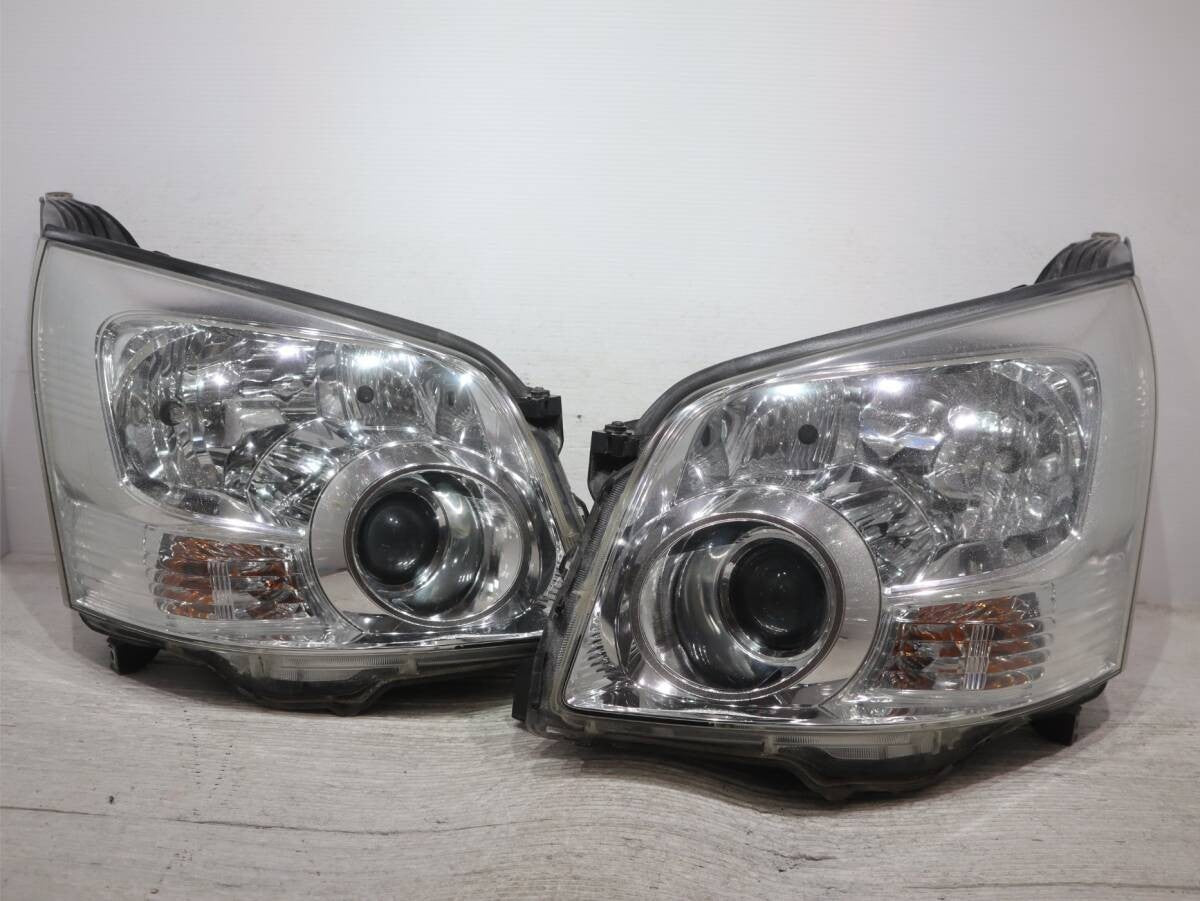Toyota NOAH ZRR70G ZRR75 Early Model Headlight KOITO 28-201 Genuine OEM JDM