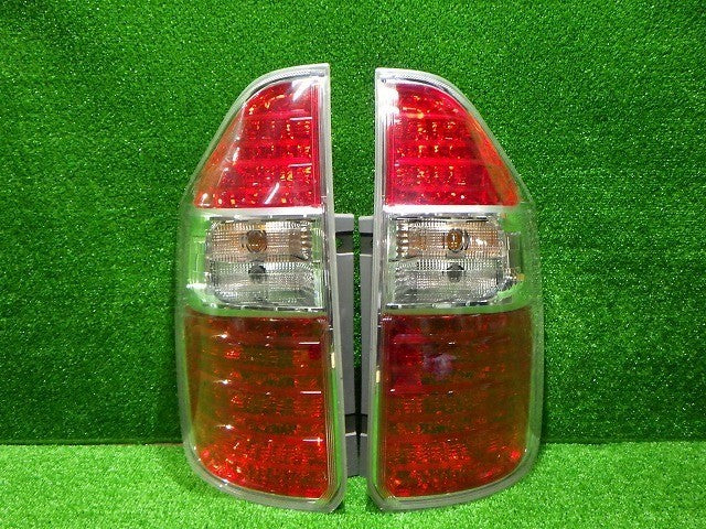 Toyota Noah Voxy ZRR70 ZRR75 Tail Light Rear Lamp Set Ichikoh 28-198 JDM