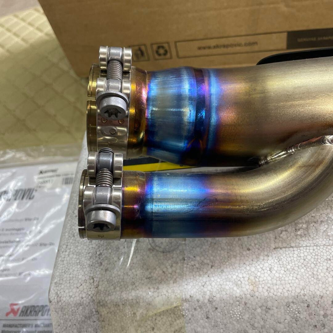 AKRAPOVIC Slip-On Muffler for BMW S1000R 2017