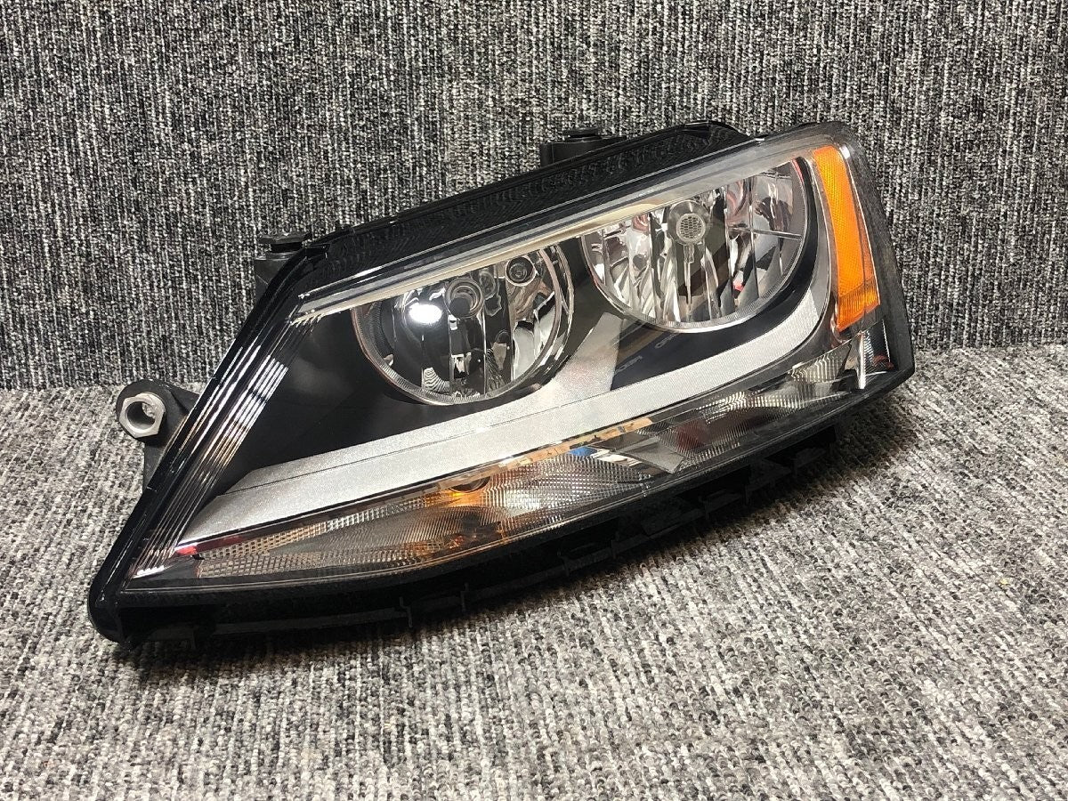 Volkswagen VW Jetta 2010 Halogen Headlights Left Right Genuine OEM
