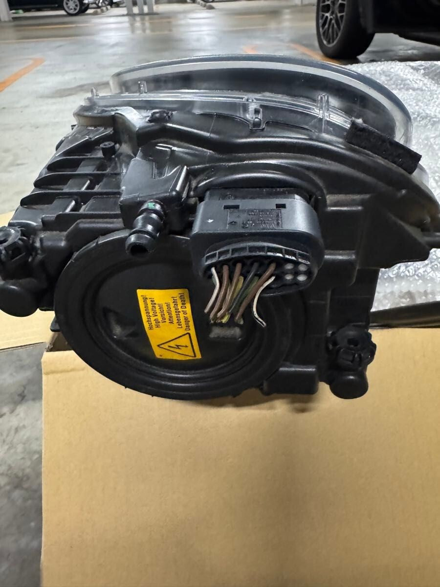 Porsche Macan Early Model Right Headlight PDLS 95B.941.032.CG