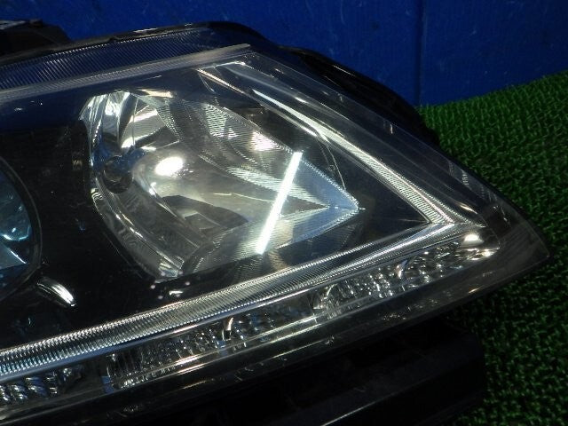 Genuine Honda F1 CR-Z CRZ Early Model ZF2 Right Headlight KOITO 100-22010