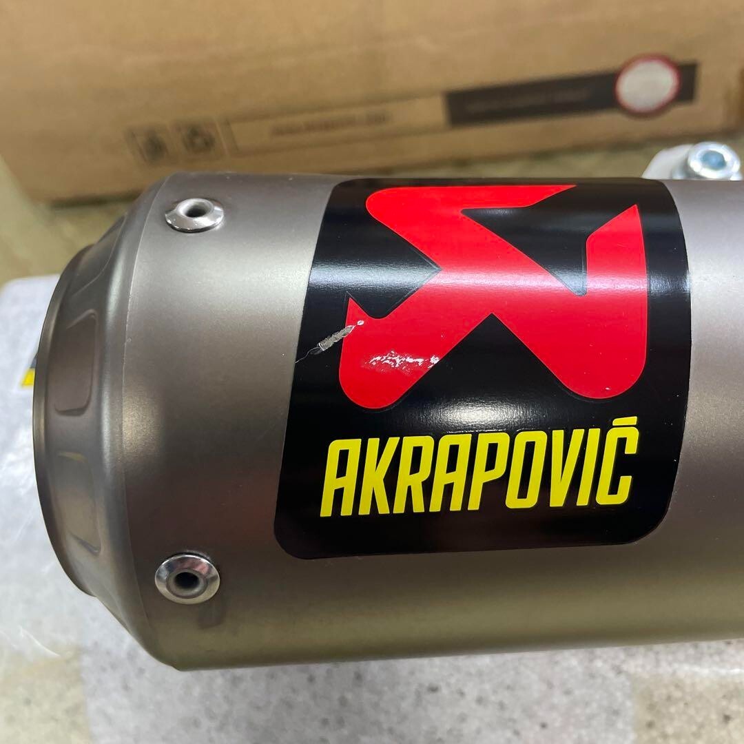 AKRAPOVIC Slip-On Muffler for BMW S1000R 2017