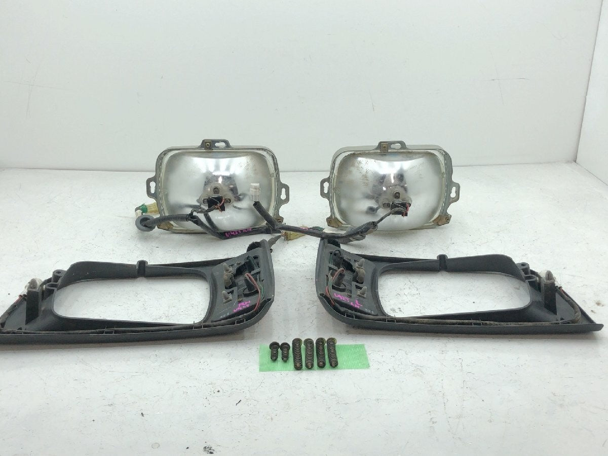 Mitsubishi Minicab U42T Headlight and Cover Trim blinker turn signal