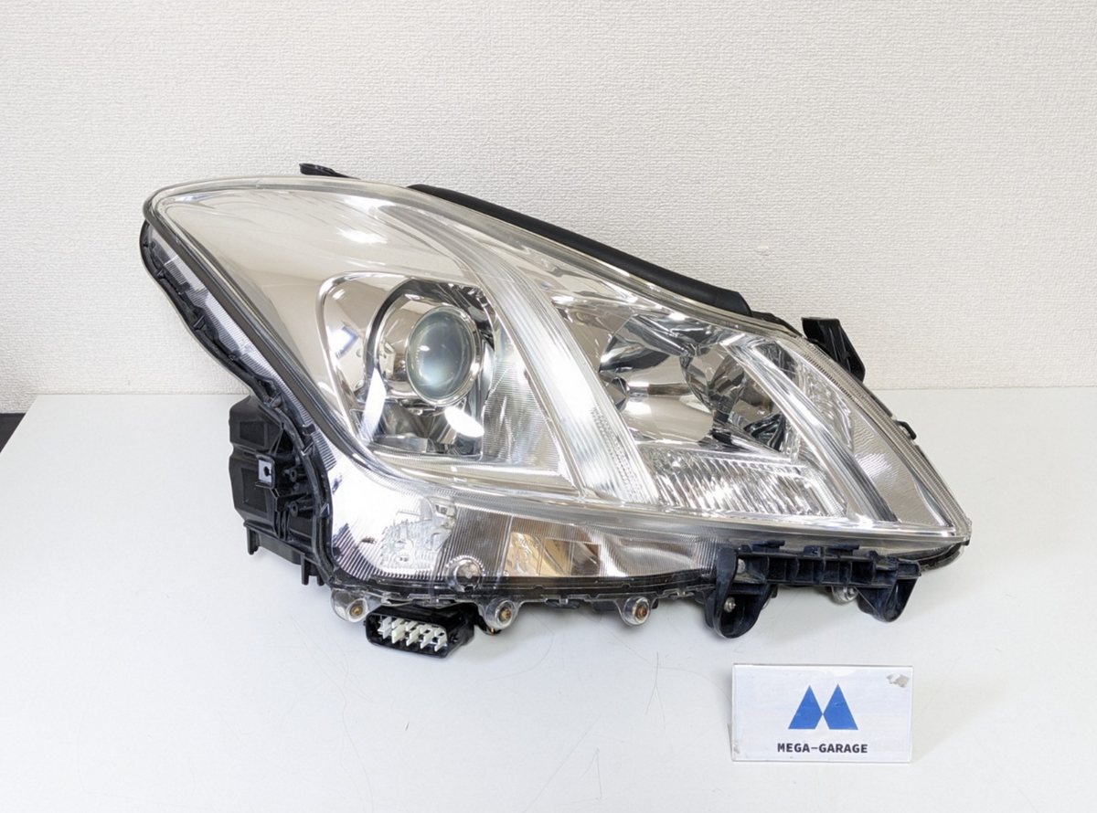 Toyota Genuine Crown Royal HCHR-686 GRS200 GRS201 HID Right Headlight