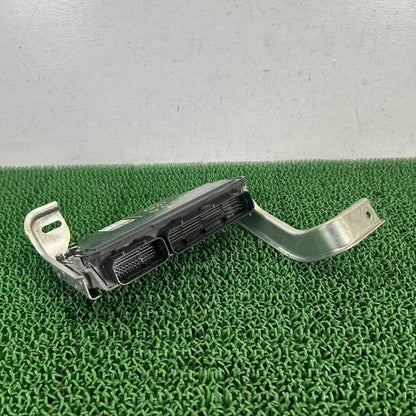 Toyota Voxy Noah Esquire ZRR80 ZRR85 Engine Computer ECU 3ZR-FAE 89661-28F50 OEM