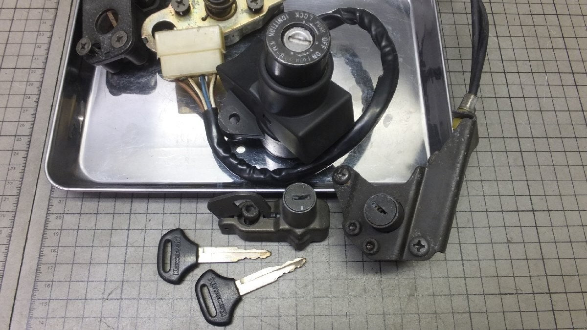 Kawasaki ZR-7S ZR750F 2001-2005 Ignition Switch Key Set Genuine OEM