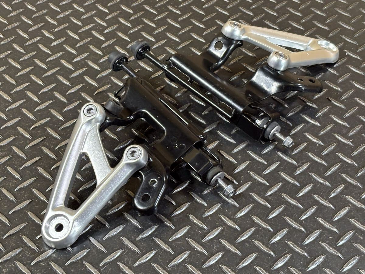 Triumph Thruxton 1200 R 2016-2019 Headlight Bracket Genuine OEM