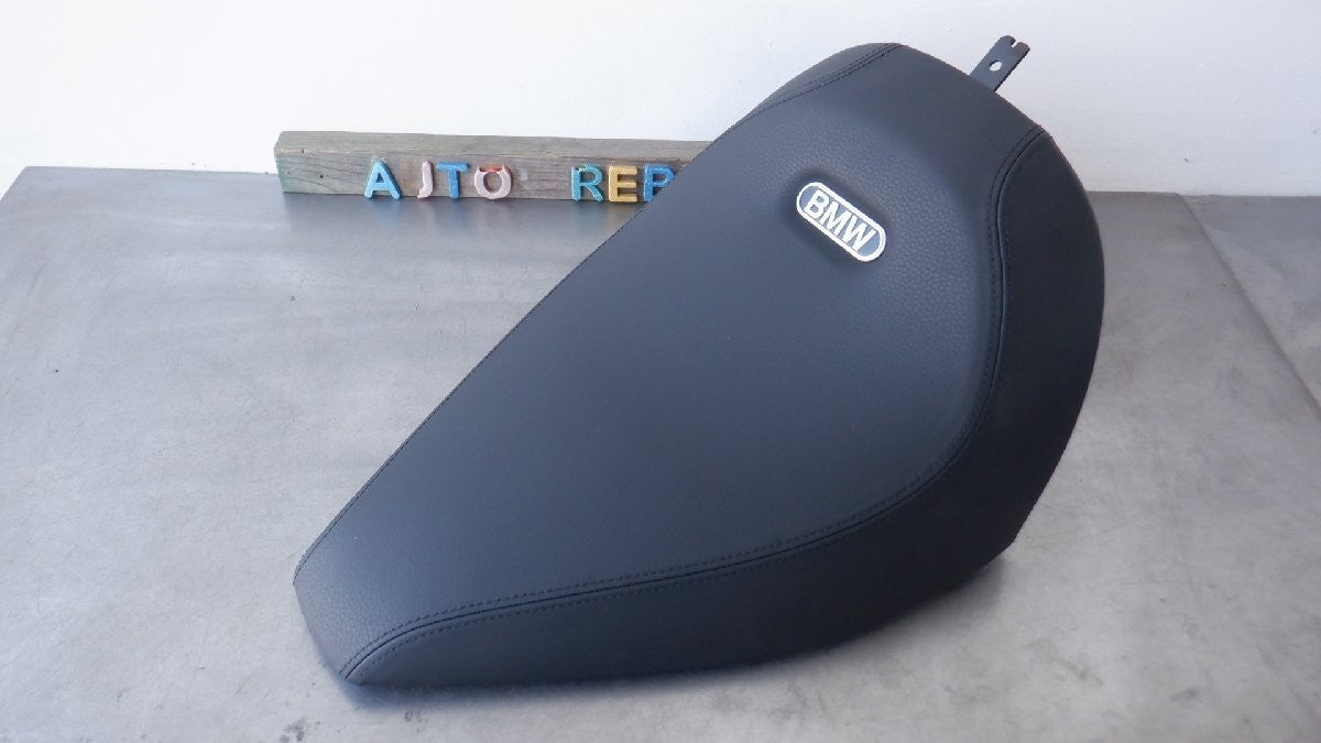 BMW R18 / R18 Classic Main Seat OEM Genuine 5253 8402063 / 668833 10