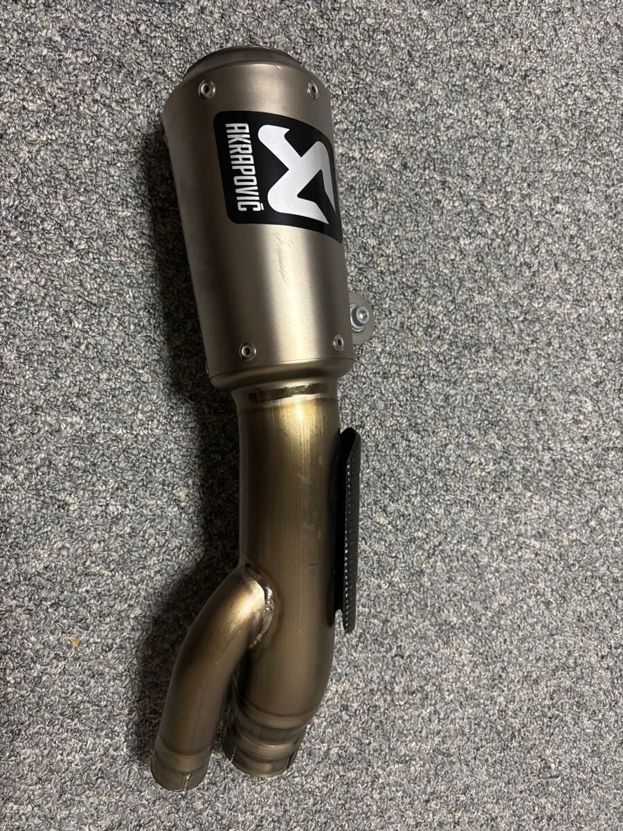 AKRAPOVIC Slip-On Titanium Muffler for BMW S1000R 2017-2020