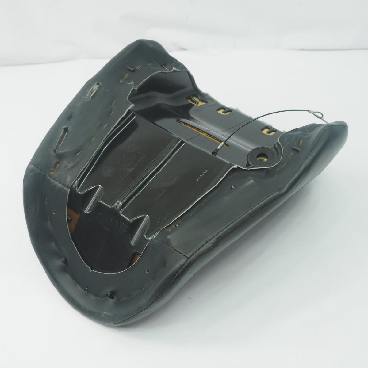 Harley‑Davidson VRSC V‑Rod Front Main Seat Genuine OEM