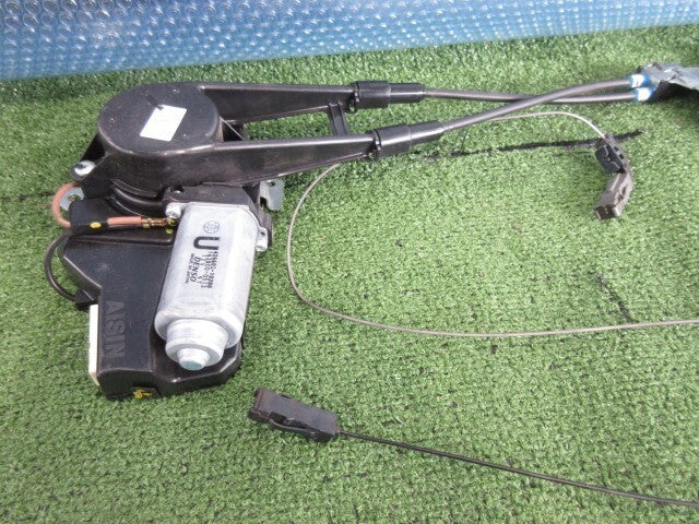 Toyota Spade Sienta Porte Left Side Sliding Door Motor 426605-10200 Genuine OEM