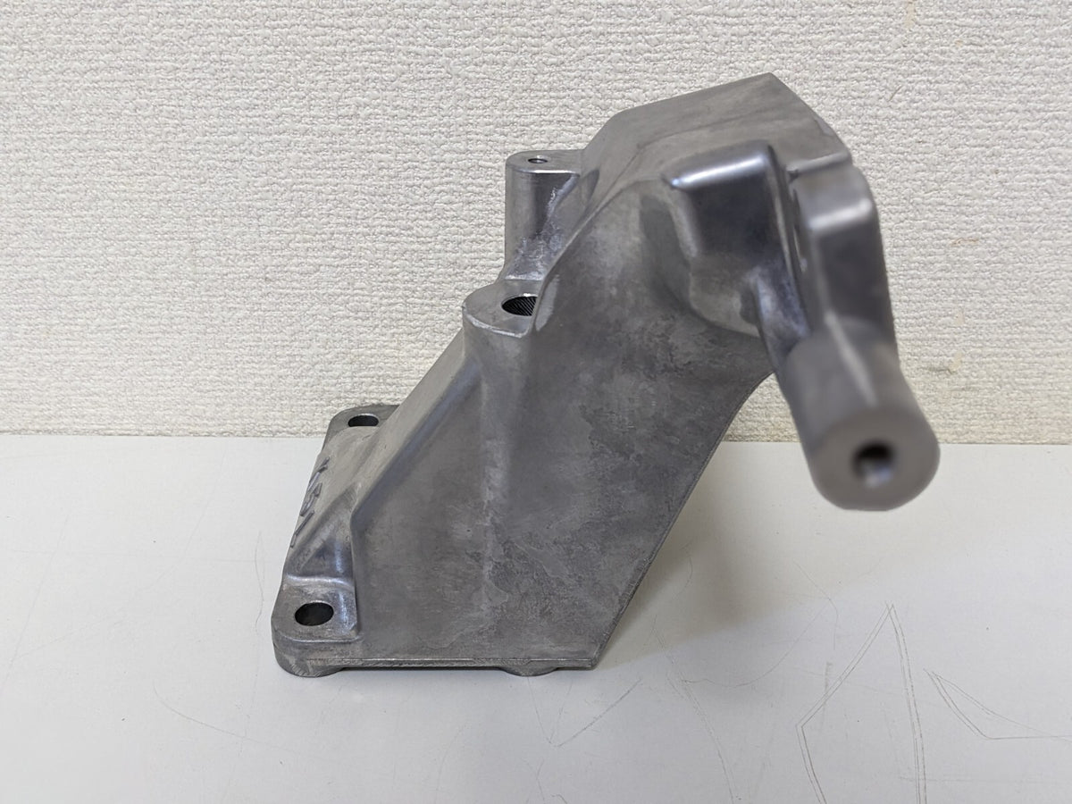 NISSAN Genuine G37 3.7 V6 Front Mount Bracket Driver Side 11233-JK50A