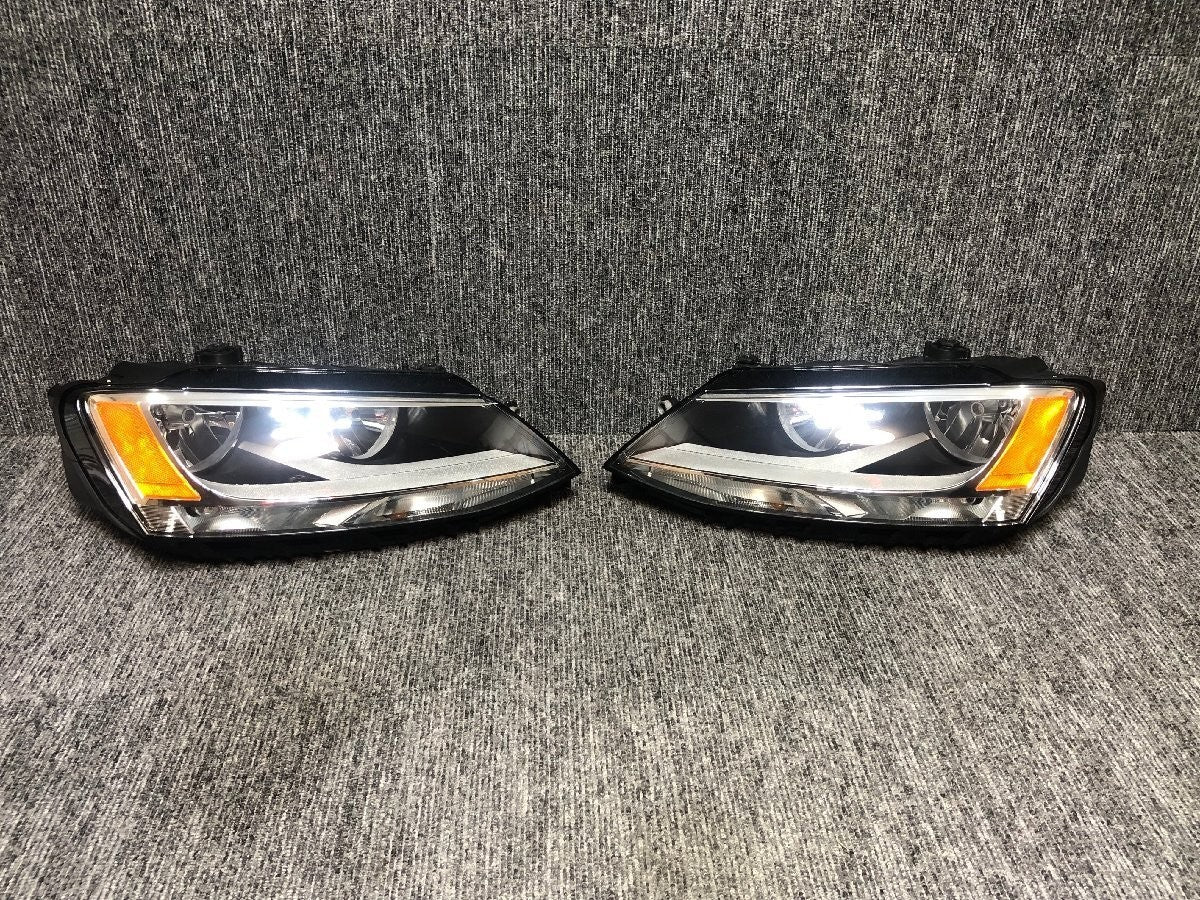 Volkswagen VW Jetta 2010 Halogen Headlights Left Right Genuine OEM