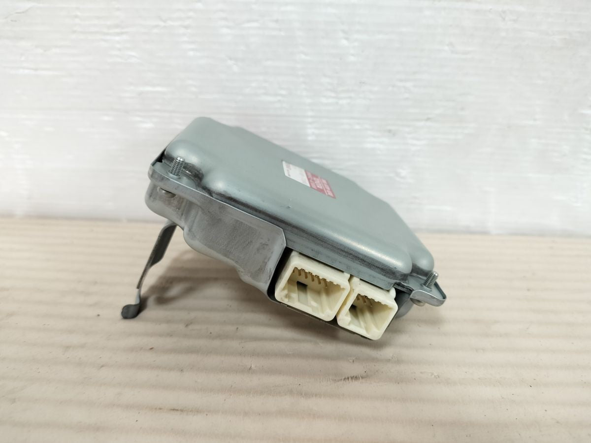 Toyota Prius XW30 ZVW30 Lexus CT200h 2009-2015 Voltage Sensor 89892-47020 OEM