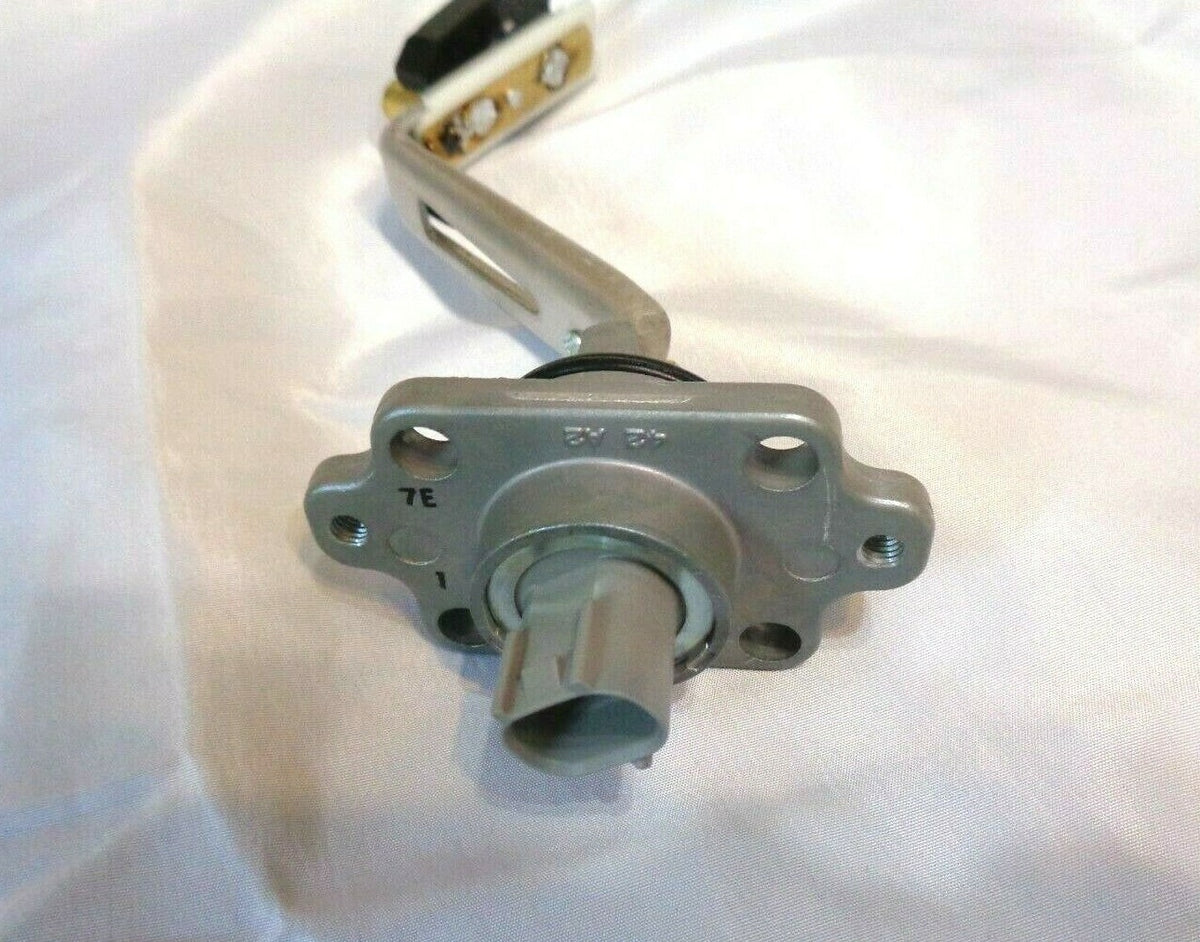 8949160010 GENUINE Toyota SENSOR, ENGINE OIL 89491-60010 OEM