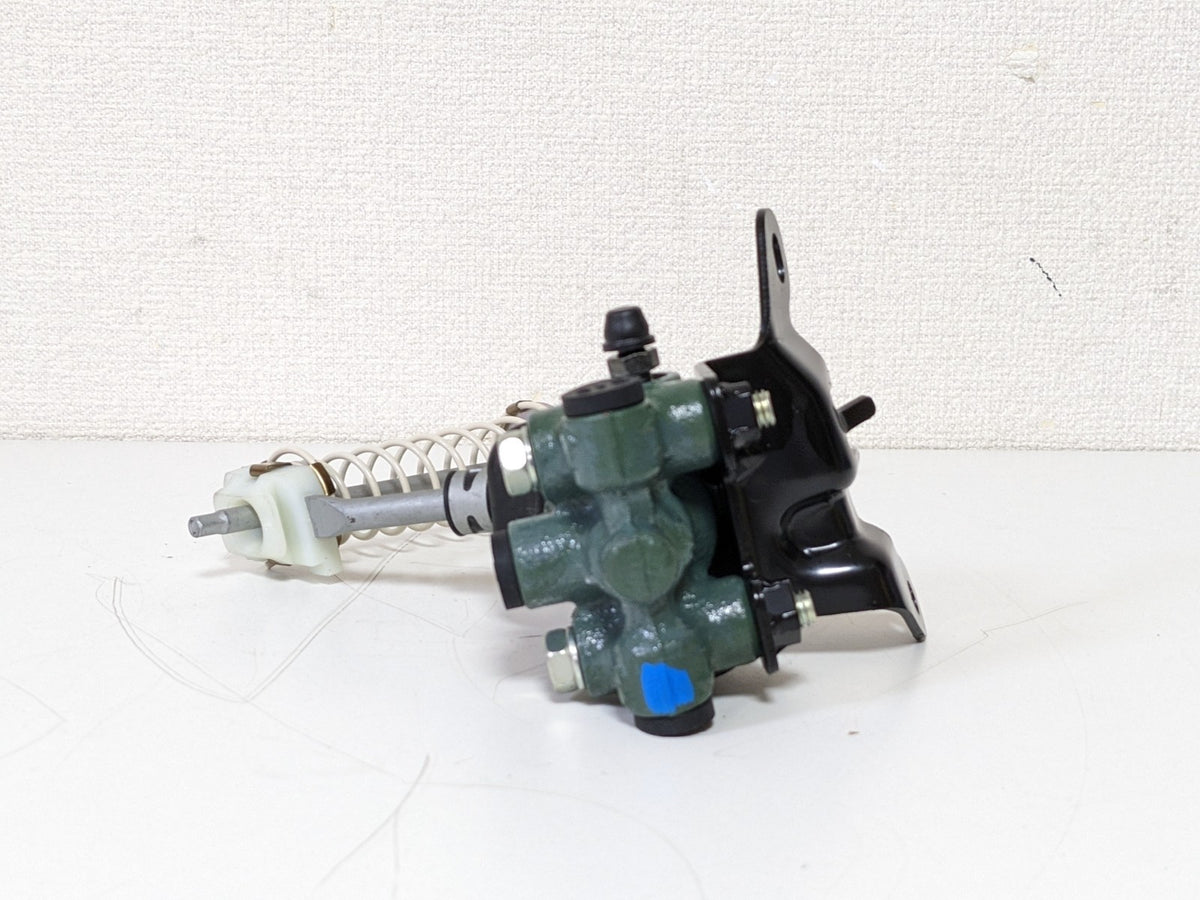 TOYOTA OEM Load Sensing Valve ASSY &amp; Spring for Hiace 47900-26543