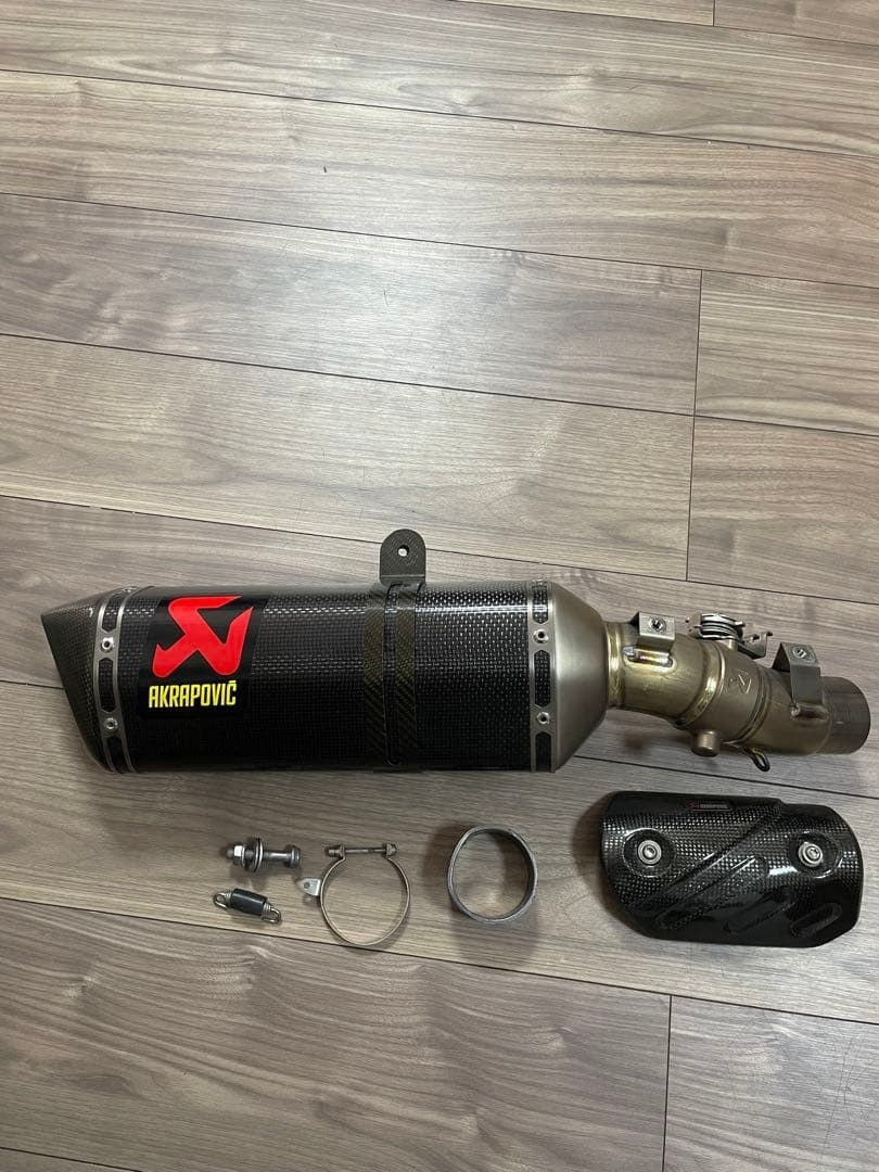 Akrapovic Slip-On Muffler Exhaust for Kawasaki Ninja ZX-6R 2021