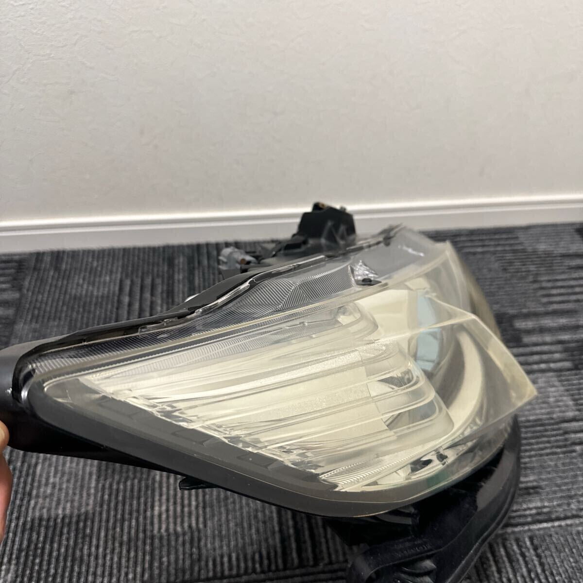 Honda CRZ CR-Z ZF ZF1 ZF2 HID Right Headlight KOITO 100-22010 OEM Genuine JDM