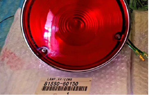 GENUINE TOYOTA LAND CRUISER FJ40 REAR COMBINATION LAMP TAIL LIGHT LH RH 1969-74