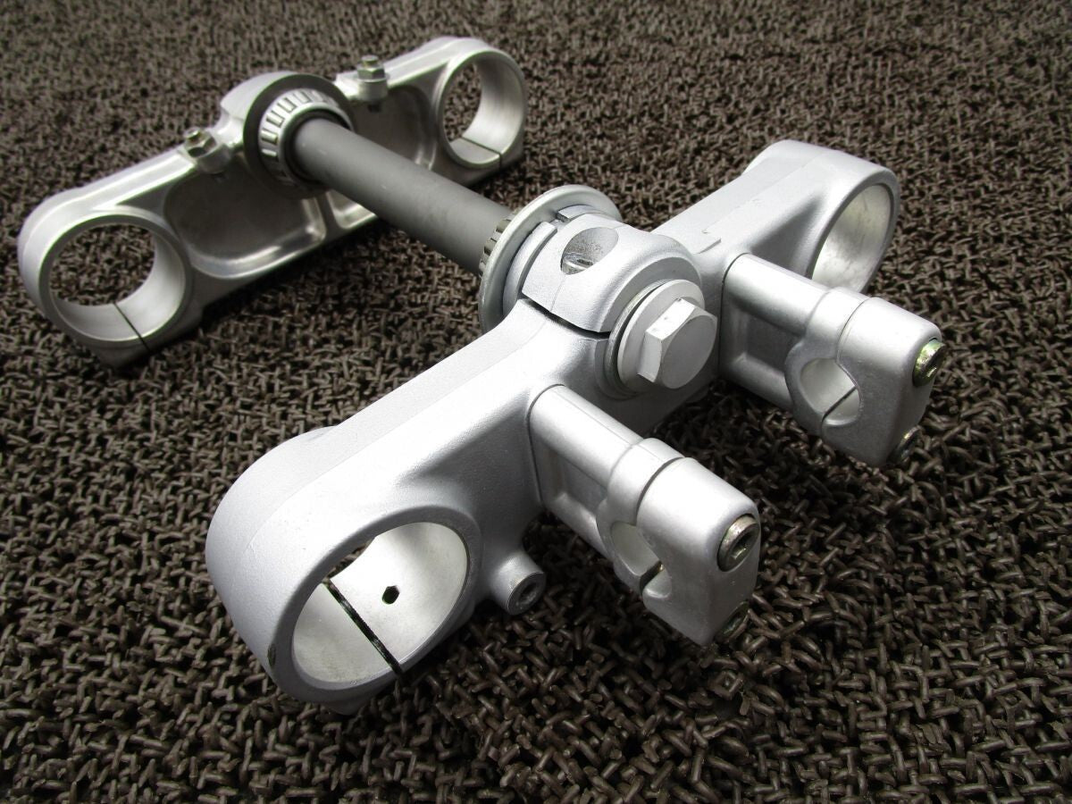 Ducati Monster 400 ZDM400M Top Bridge Stem