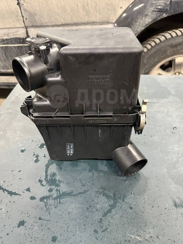 17700-37241 TOYOTA Genuine LAND CRUISER Air Cleaner Assy