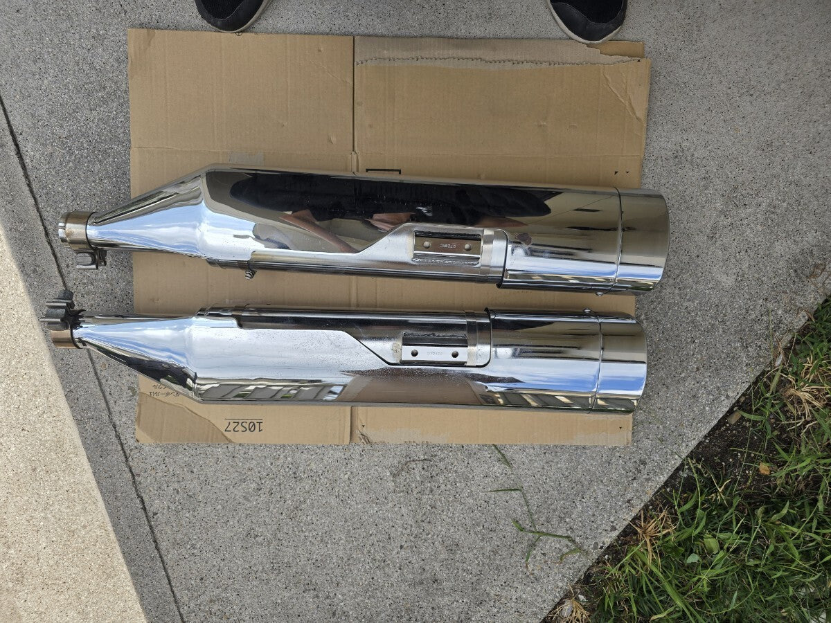 Vance & Hines Exhaust Mufflers for Harley-Davidson FLHX FLHT FLTR FLHR