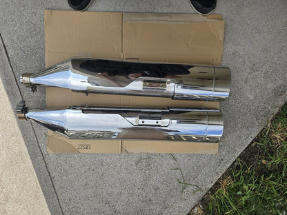Vance & Hines Exhaust Mufflers for Harley-Davidson FLHX FLHT FLTR FLHR